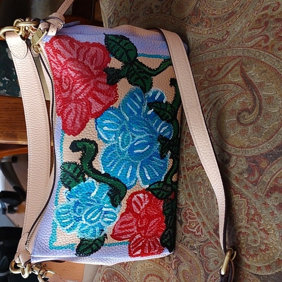 Meet your Posher, Christine - Picture 2 of 7